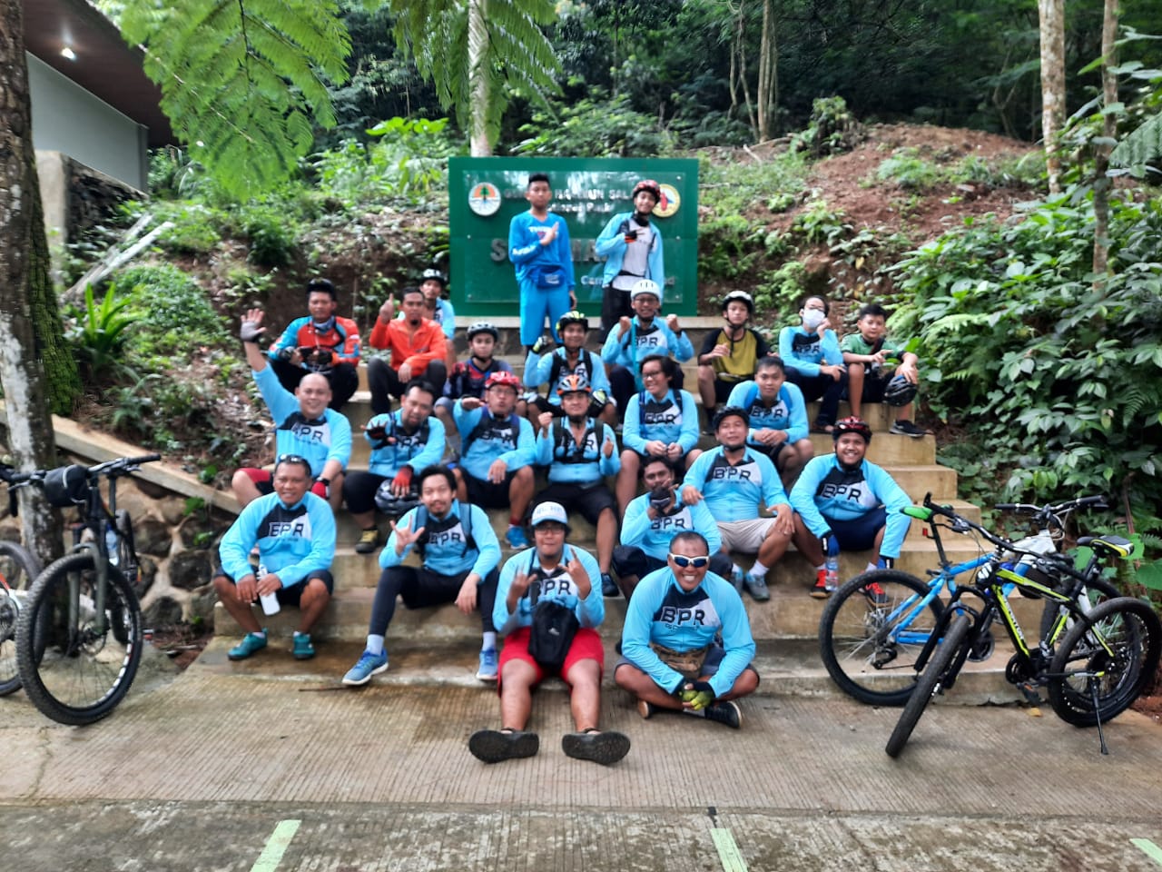 Baju jersey sepeda komunitas